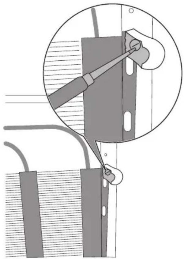 ELECTROLUX ERC 39350 W - Vous trouverez deux entretoises dans l'appareil qui doivent être installées comme indiqué sur la figure. - 1