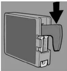 DOMETIC RM 8405 - Fastening and releasing the door lock hook when parking the vehicle - 3