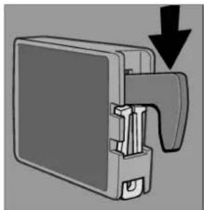 DOMETIC RM 8401 - Attacher/détacher le verrou de porte à l'arrêt du véhicule - 3