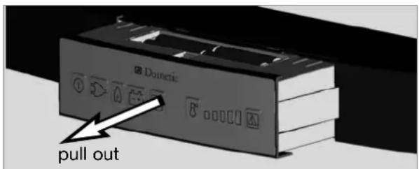 DOMETIC RMS 8551 - Inserting / changing the batteries - 2