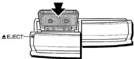 AIWA NSXMT721 - Pulse TAPE y EJECT para abrir el portacasete. - 1