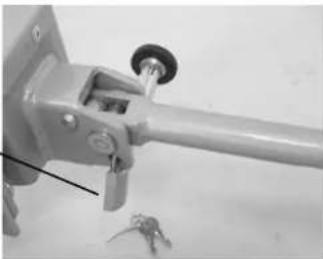 Pro-User Saffier IVqc 91723 - MONTAGE DU PORTE-VELOS SUR L'ATTACHE-REMORQUE - 2