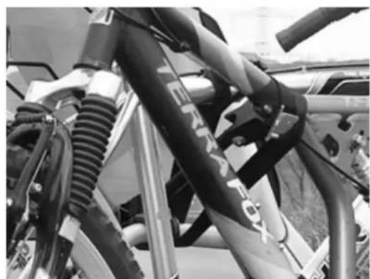 Pro-User Saffier IVqc 91723 - MONTAGE DES VÉLOS SUR LE PORTE-VÉLOS - 6