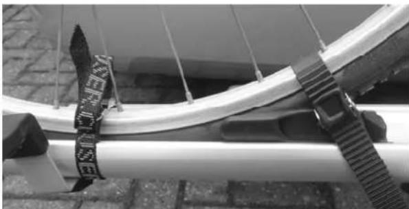 Pro-User Smaragd 91527 - MOUNTING OF THE BIKES ON THE BIKE CARRIER - 5