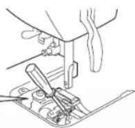 BABY LOCK Jane BL510A - Remplacement de l'ergot d'entraînement - 3