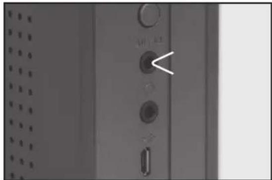 PEAQ PDR150BT - AUX IN (entrada auxiliar) - 1