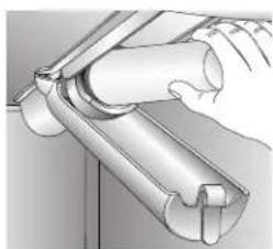 AMANA AC 2224 - Replacing Water Filter - 2