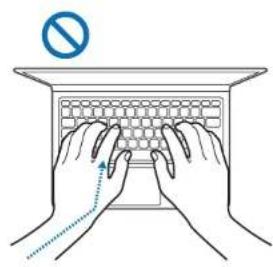 SAMSUNG ATIV Book 9 Style - Bras et mains - 2