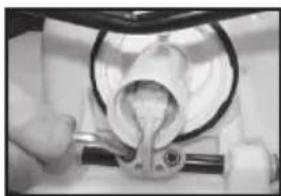 Chapin 61808 - DISASSEMBLING AND REPAIRING THE PUMP ASSEMBLY - 3