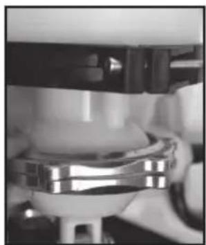 Chapin 63900 - DISASSEMBLING AND REPAIRING THE PISTON PUMP - 6