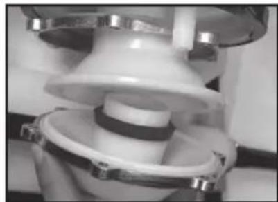 Chapin 63900 - DISASSEMBLING AND REPAIRING THE PISTON PUMP - 3