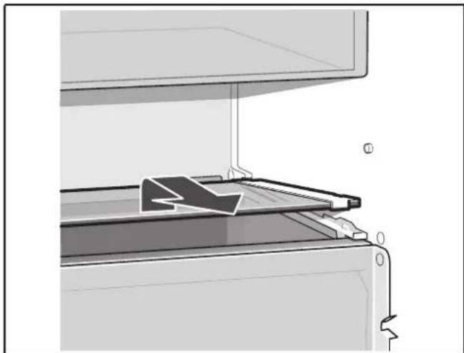 GAGGENAU RF 247 202 - Retirer les clayettes en verre - 1