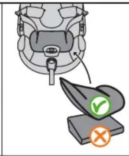 STOKKE iZi Go X1 - Baby cushion and body hugger configurations - 2