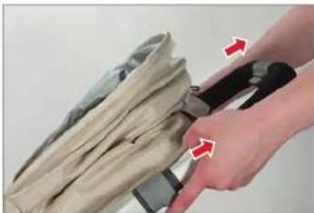 UPPAbaby Vista - FOLDING THE STROLER - 3