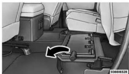 RAM 3500 (2016) - Déploiement du plancher de charge-ment du modele Quad Cab - 1