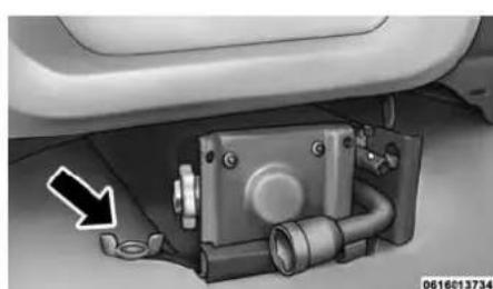 RAM 3500 (2016) - Réinstallation du cric et des outils (sériés 2500 et 3500) - 3