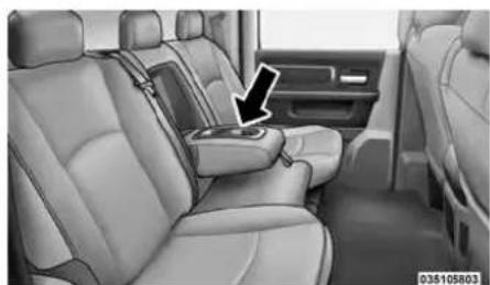 RAM 3500 (2016) - Porte-gobelets arrirée - selon l'équipement - 1