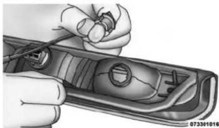 RAM 3500 (2016) - Feu de freinage central surélevé avec éclairage de l'espace de chargement - 3