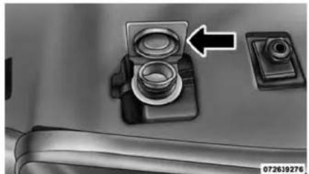 RAM 3500 (2016) - Vérification du niveau de liquide de refroidissement - moteurs 3.6L et 5.7L - 1