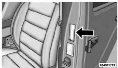 RAM 3500 (2016) - Emplacement de I'etiquette d'information sur les pneus et la charge - 2