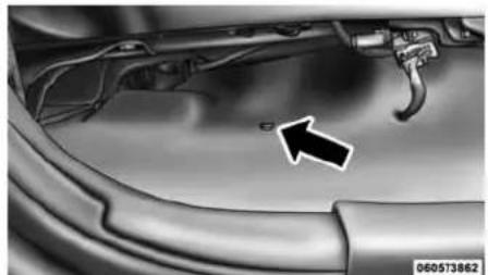 RAM 3500 (2016) - Réinstallation du cric et des outils (série 1500) - 3