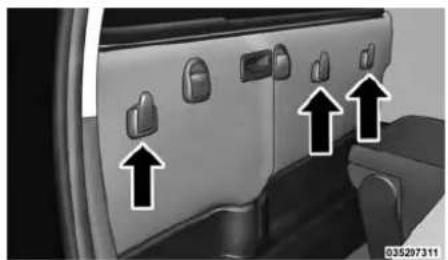 RAM 3500 (2016) - Crochets pour sacs à provisions en plastique (modeles à cabine simple) - 1