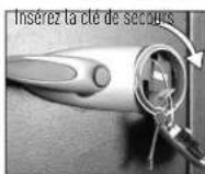 Master Lock T6331ML - Préparation de votre coffre- fort pour la première fois Installation des piles - 2