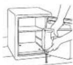 Master Lock LFW205FYC - FIGYELMEZTETES: - NE végézen fürast a szef besejebol. - NE rögtzitse a szefet falakhoz. - 5