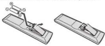 PIONEER XCP1DAB - Loading the batteries - 1