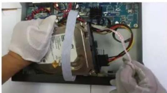 MCL IPNVR908 - Installation du disque dur - 2