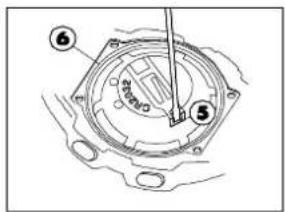 CRIVIT 1LD3814 IAN 47584 - Replacing the watch battery - 2