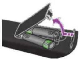 SAMSUNG SPM205W - Installation des piles dans la télécommande - 1