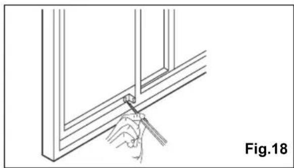 ELECTROLUX EXP09CKEWI - Installazione di una finestra scivolante sospesa - 5
