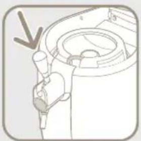 SEB YY2796FD - Inserting a BeerTender Keg - 4