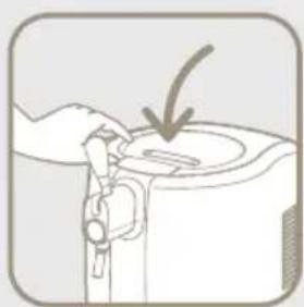 SEB YY2796FD - Inserting a BeerTender Keg - 5