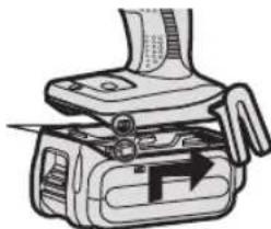 PANASONIC EY75A2 - Akun kiinnittäminen tai irrottaminen - 1