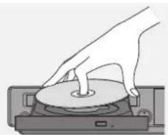 YAMAHA DC1E3 PE - Chargez un CD. - 4