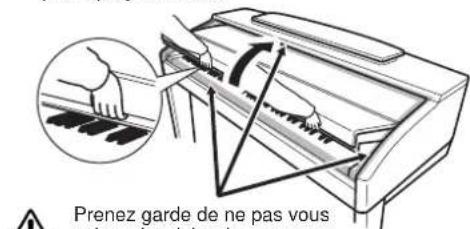 YAMAHA Clavinova CVP501PE - Ouvrez le couvercle du clavier. - 1