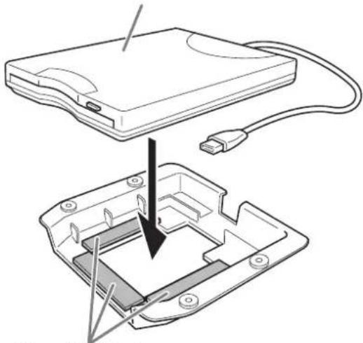 YAMAHA Clavinova CVP501PE - Installation du lecteur de disquettes (en option) (CVP-509/505) - 2