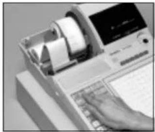 CASIO TKT500 - Pour remplacer le rouleau de la bande de contrôle - 3
