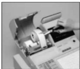 CASIO TK7000 - Pour remplacer le rouleau de la bande de contrôle - 5