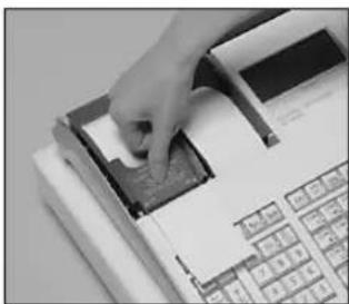 CASIO SES2000 - Pour installer le rouleau de papier des tickets de caisse - 4