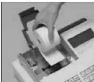 CASIO SEC300 - Pour installer le rouleau de papier du journal - 3