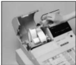 CASIO CE7000 - Pour remplacer le rouleau de reçus - 1