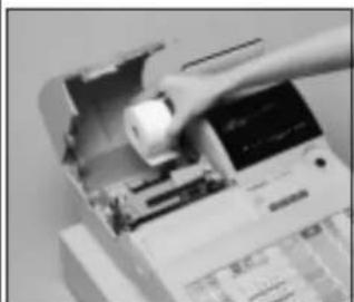 CASIO CE7000 - Mise en place du rouleau de bande de contrôle - 12