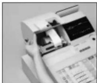 CASIO CE7000 - Pour remplaçer le rouleau de la bande de contrôle - 2