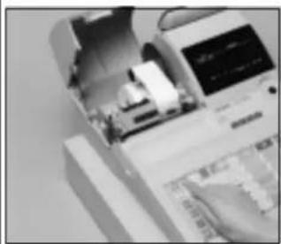 CASIO CE7000 - Mise en place du rouleau de reçus - 4