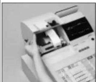 CASIO CE6100 - Mise en place du rouleau de reçus - 6