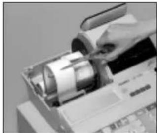 CASIO CET300 - Pour remplacer le rouleau de reçus - 1