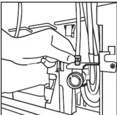 BEKO GN163020 - Raccordement du tuyau d'eau à l'appareil - 3